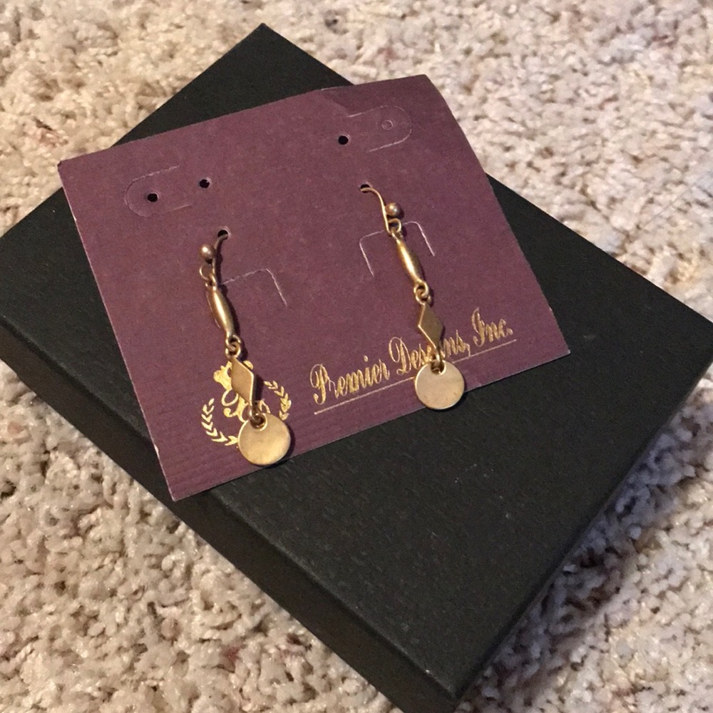 NWT Premier design gold Dangle earring